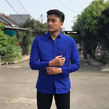 https://tokopandawa.com/38593-thickbox_default/baju-kemeja-pria-slowzer-ks17064.jpg