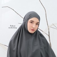 Busana mukena polos traveling