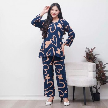 https://tokopandawa.com/41252-thickbox_default/baju-setelan-daily-love-dewasa.jpg